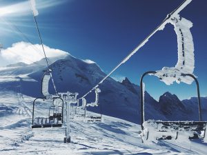 ski-lifts-1209812_640